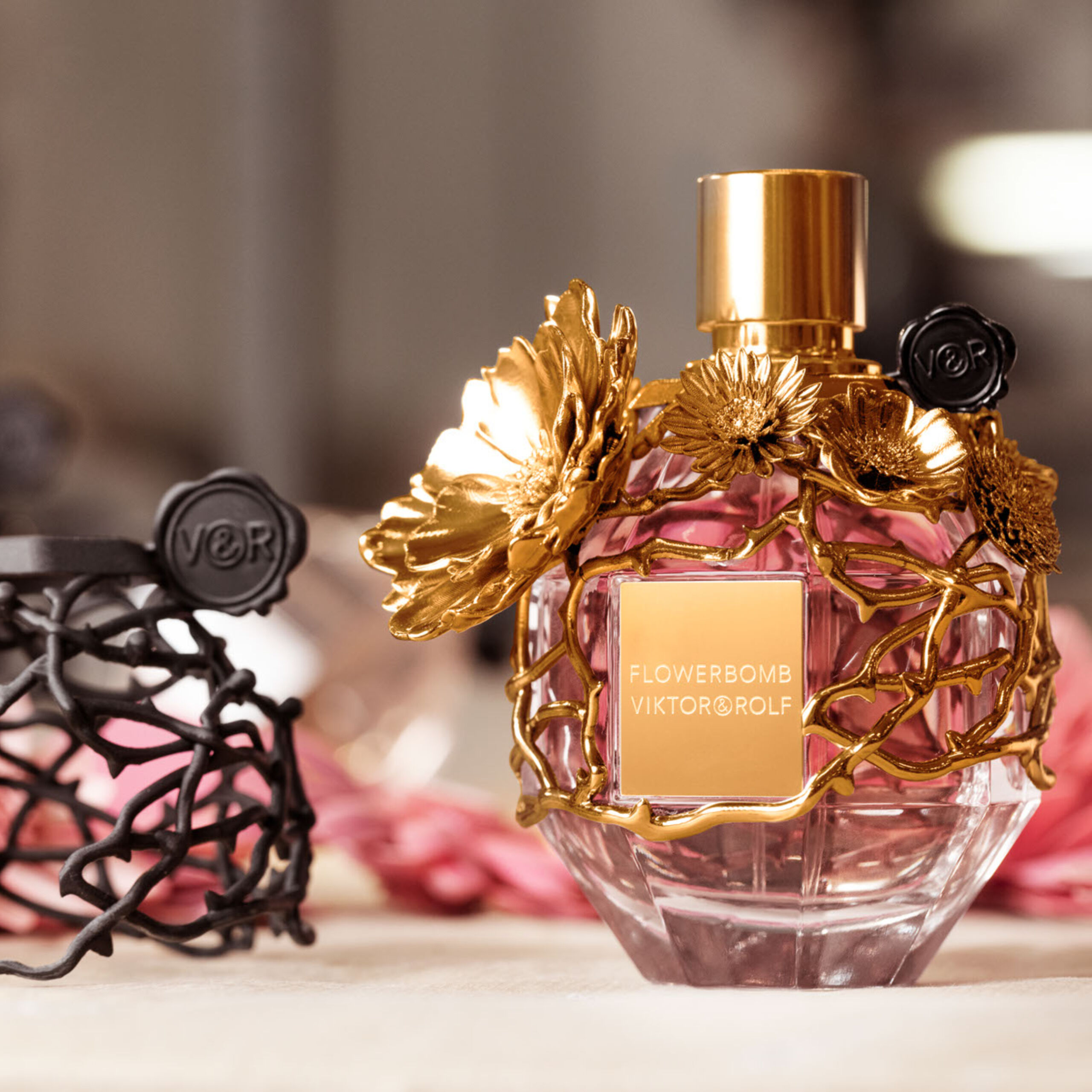Flowerbomb gold bottle new arrivals